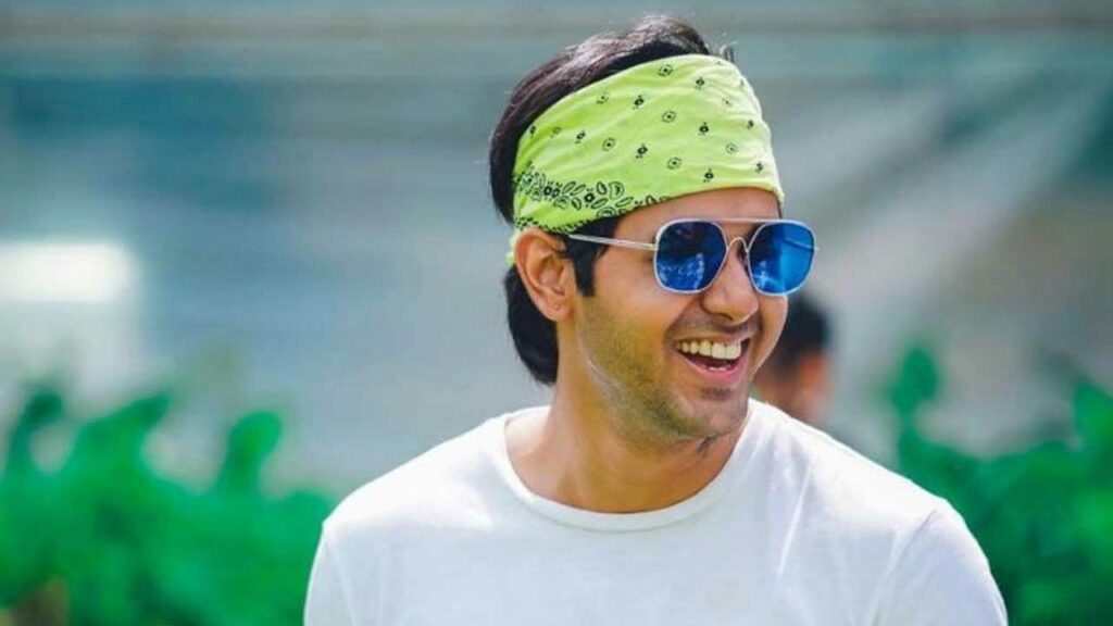 Randeep Rai looks uber cool in a casual avatar