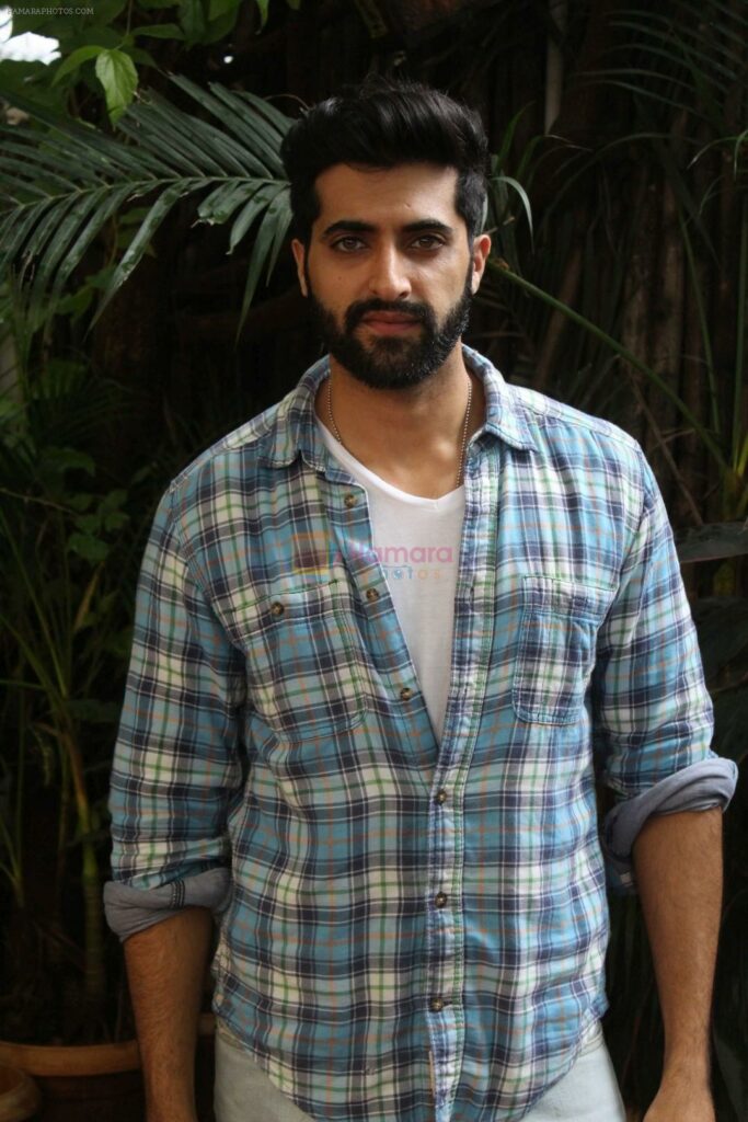 [In Pics] Akshay Oberoi: The uber-cool casual man - 2