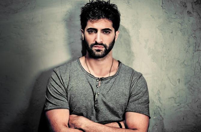 [In Pics] Akshay Oberoi: The uber-cool casual man - 3