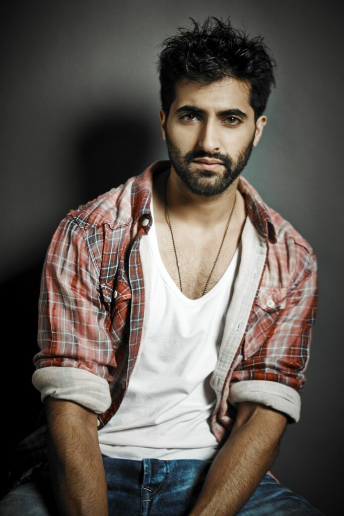 [In Pics] Akshay Oberoi: The uber-cool casual man - 5