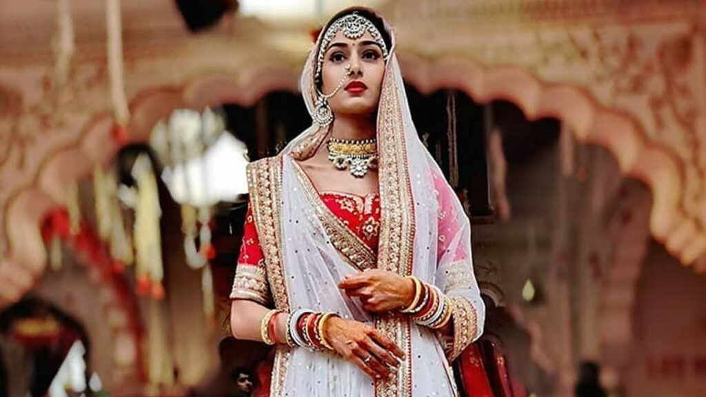 Kasautii Zindagii Kay’s Erica Fernandes’ Wedding Dresses From The Show Are Dreamy - 3