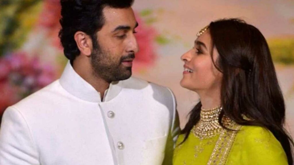 Candid love: Alia Bhatt and Ranbir Kapoor - 1