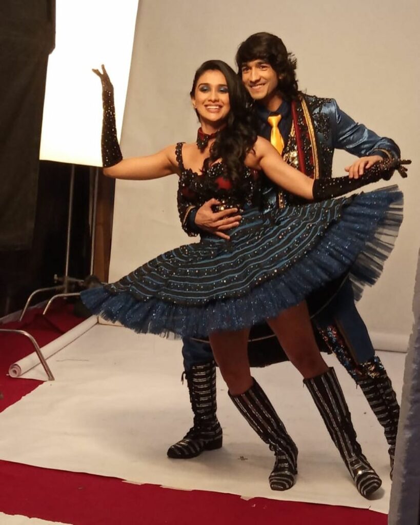 Cute couple alert: Nach Baliye 9 couple Shantanu Maheshwari and Nityami Shirke - 4