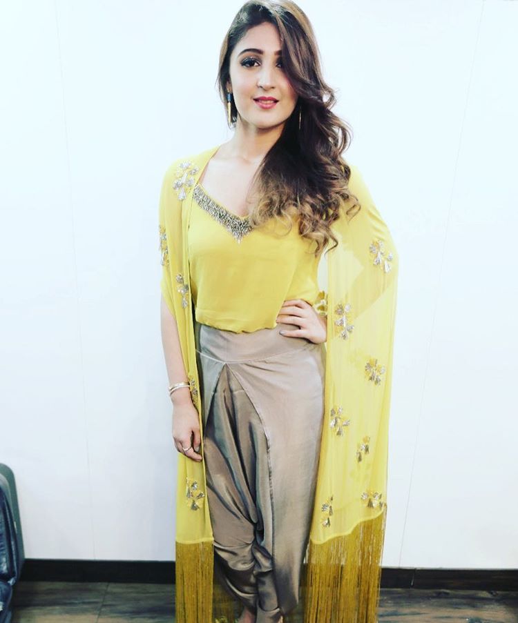 Dhvani Bhanushali’s all concert looks - 4