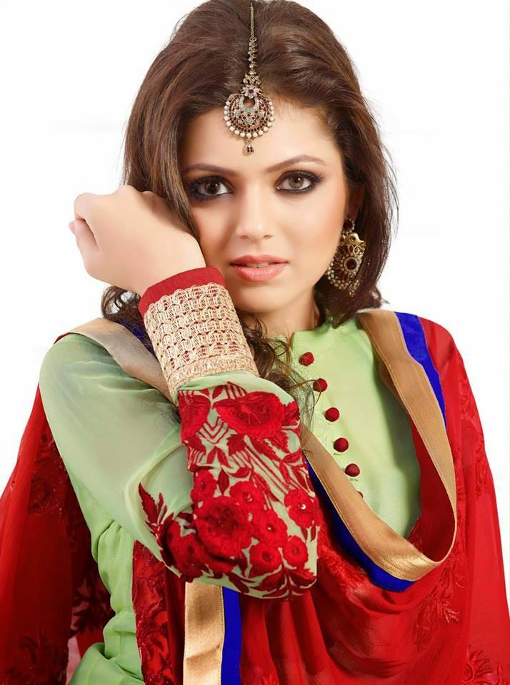 Drashti Dhami slays in Indian avatar  - 3