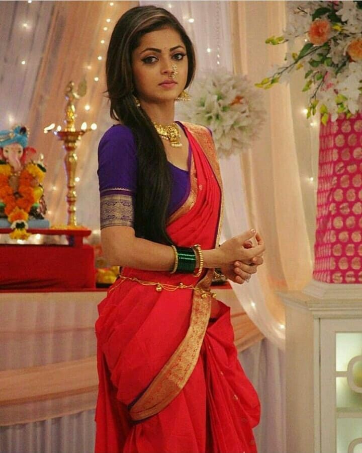 Drashti Dhami slays in Indian avatar  - 5