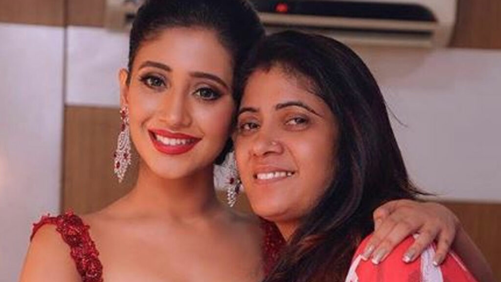 Meet The Real Family of Shivangi Joshi - 3