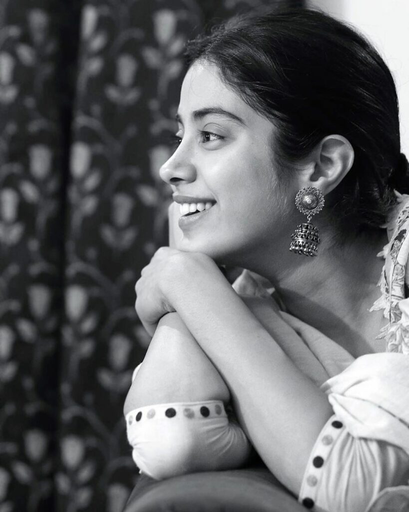 Get candid with Janhvi Kapoor - 5