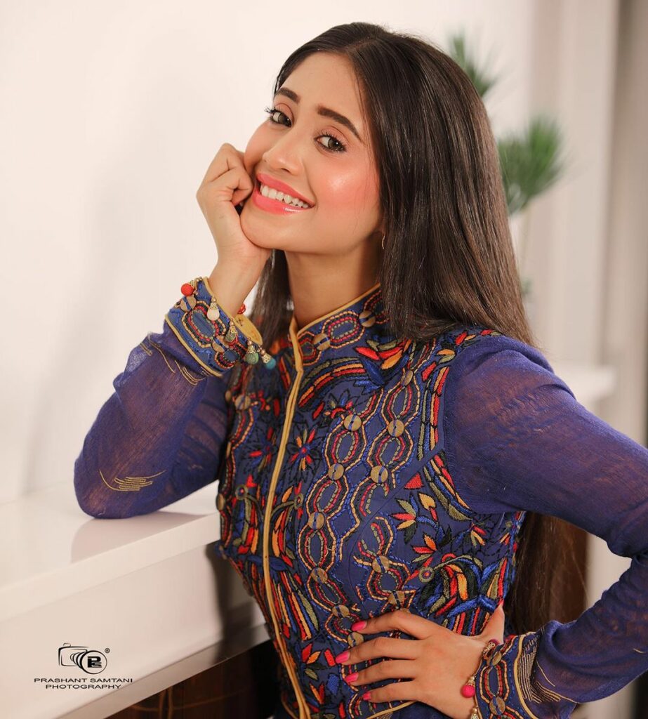 Get goofy with Shivangi Joshi check photos - 7