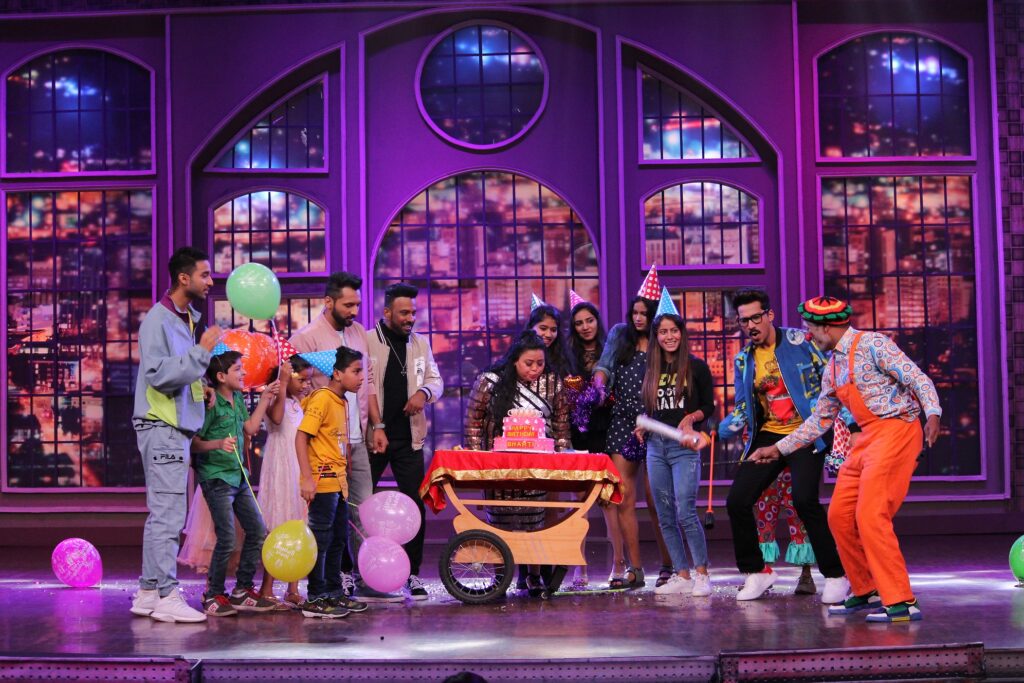 Harsh Limbachiyaa throws a surprise birthday party for Bharti Singh on the sets of Colors’ Khatra Khatra Khatra - 2