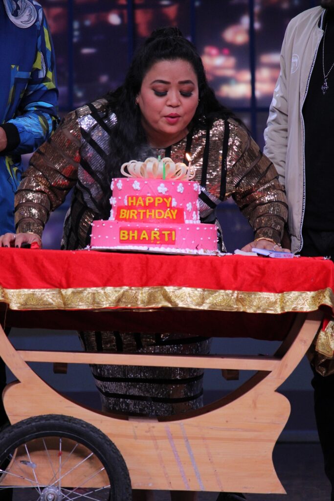 Harsh Limbachiyaa throws a surprise birthday party for Bharti Singh on the sets of Colors’ Khatra Khatra Khatra - 4