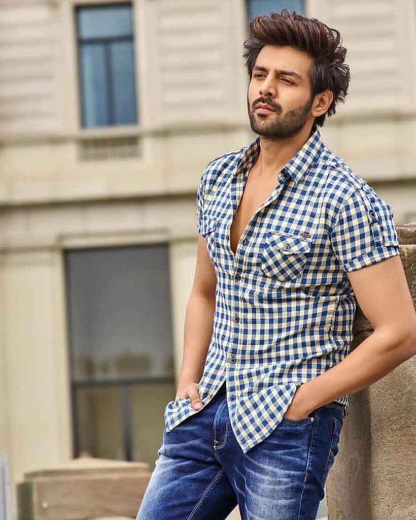 Hot and handsome: Kartik Aaryan - 1