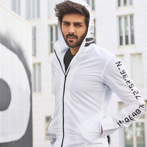 Hot and handsome: Kartik Aaryan - 5