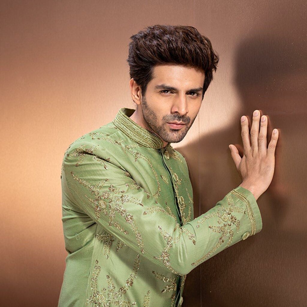 Hot and handsome: Kartik Aaryan - 6