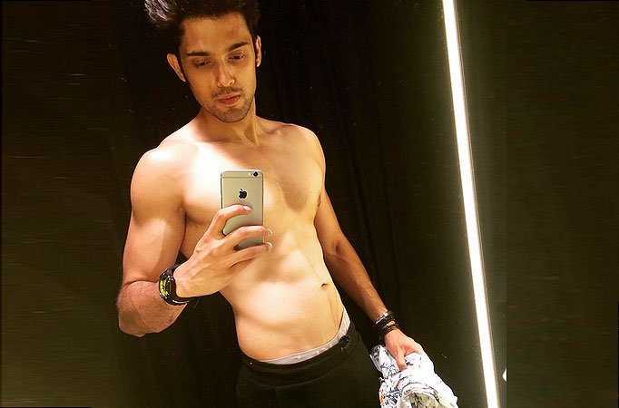 Hottest moments of Parth Samthaan - 2