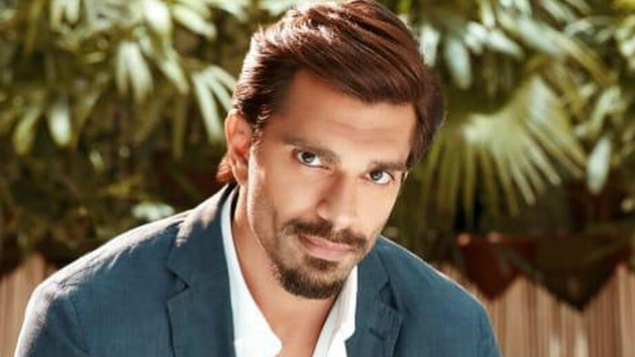 Karan Singh Grover of Kasautii Zindagii Kay is a skilled artist