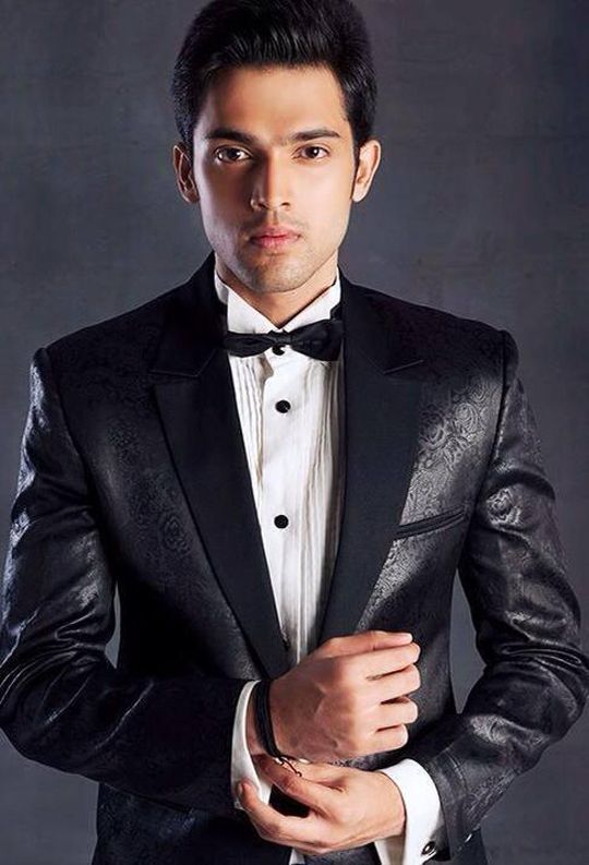 Kasautii Zindagi Kay actor Parth Samthaan’s dashing looks in suits - 4