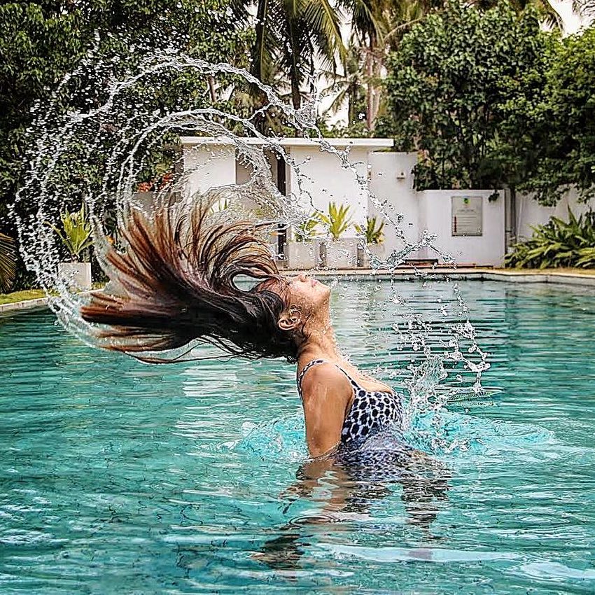 Kasautii Zindagii Kay actress Pooja Banerjee’s swim looks! - 4