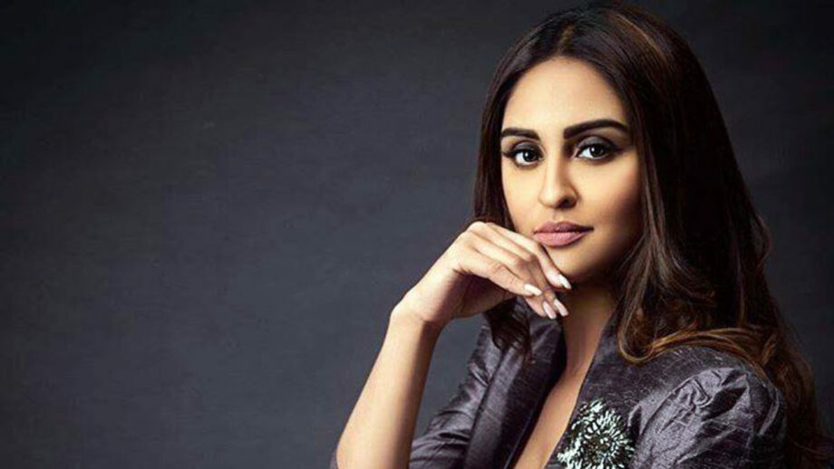 Krystle Dsouza’s eye-catching looks!