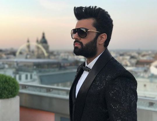 Nach Baliye 9: Maniesh Paul, the coolest host in town - 2