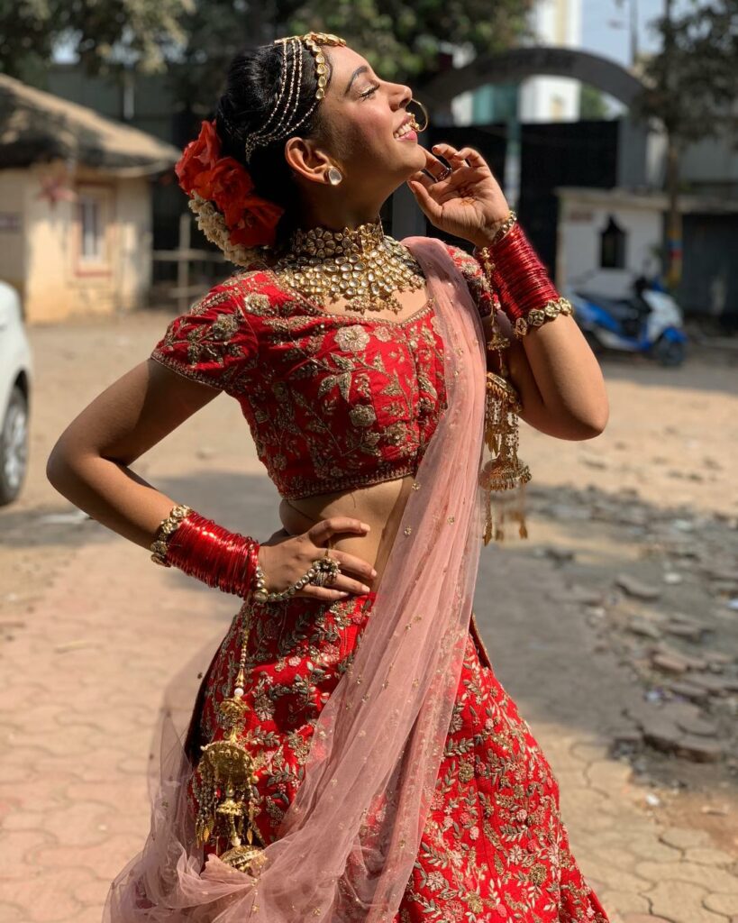 Niti Taylor and her love for ethnic wear - 0