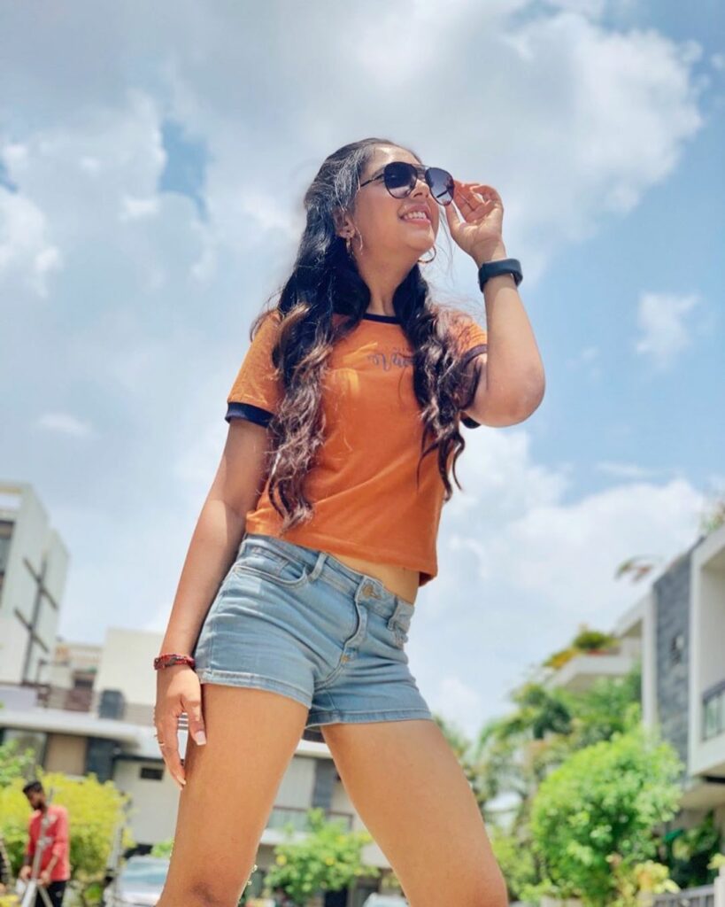 Niti Taylor’s wardrobe is perfect for the vacay - 6