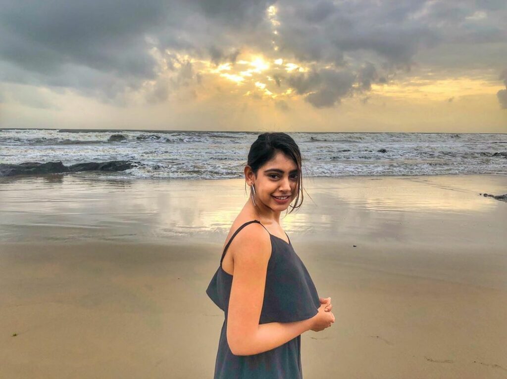 Niti Taylor’s Outfits Are Perfect For Summer Date! - 7