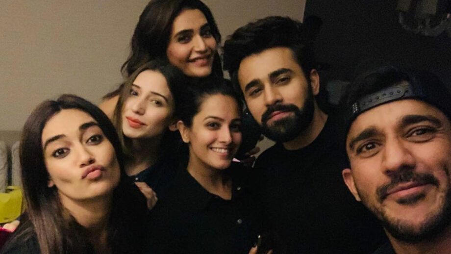 Pearl V Puri celebrates birthday with Naagin 3 co-stars Surbhi Jyoti, Karishma Tanna, Anita Hassanandani