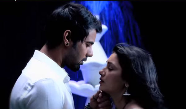 [Photos] Rainy Romance of Kumkum Bhagya’s Abhi and Pragya  - 3