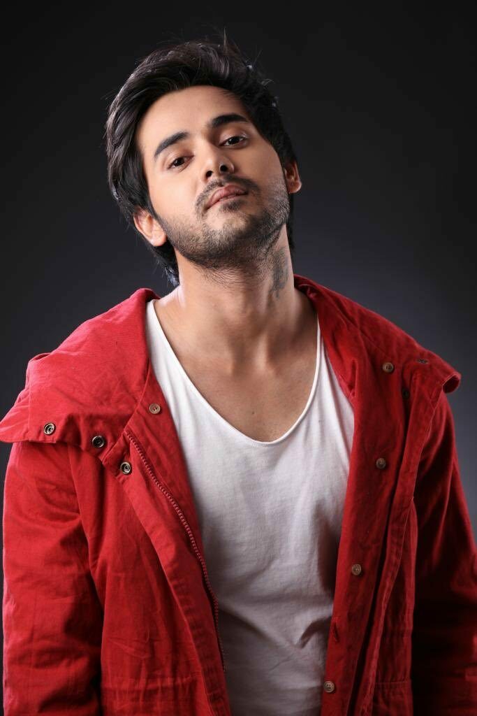 Randeep Rai looks uber cool in a casual avatar - 4