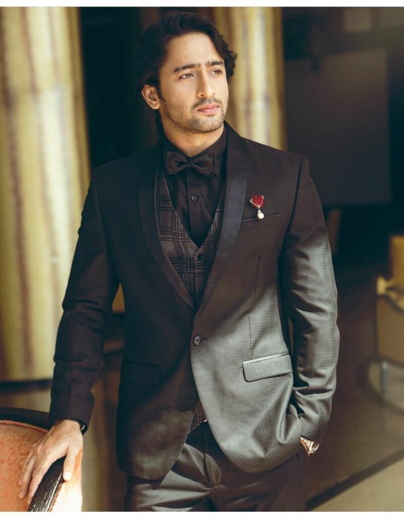 Shaheer Sheikh and his suit look! - 2