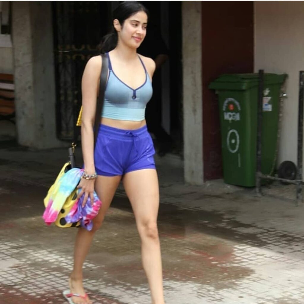 The amazing gym looks of Janhvi Kapoor - 1