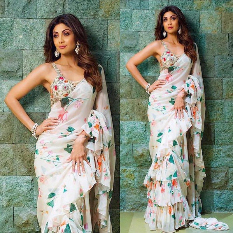 Shilpa Shetty gives saree style a stylish twist! - 3