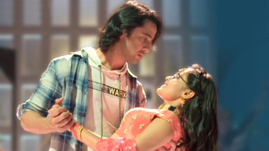 Yeh Rishtey Hain Pyaar Ke: Abir and Mishti get romantic