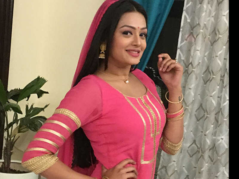 Bahu Begum Actress Samiksha Jaiswal’s ethnic avatar! - 3