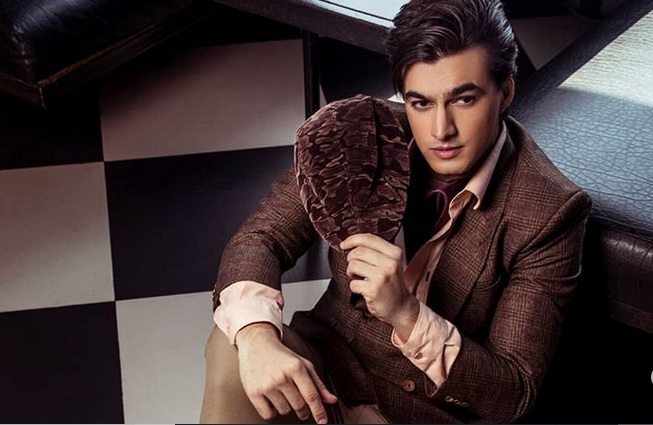 Eye-catching looks of TV's handsome hunk Mohsin Khan 3