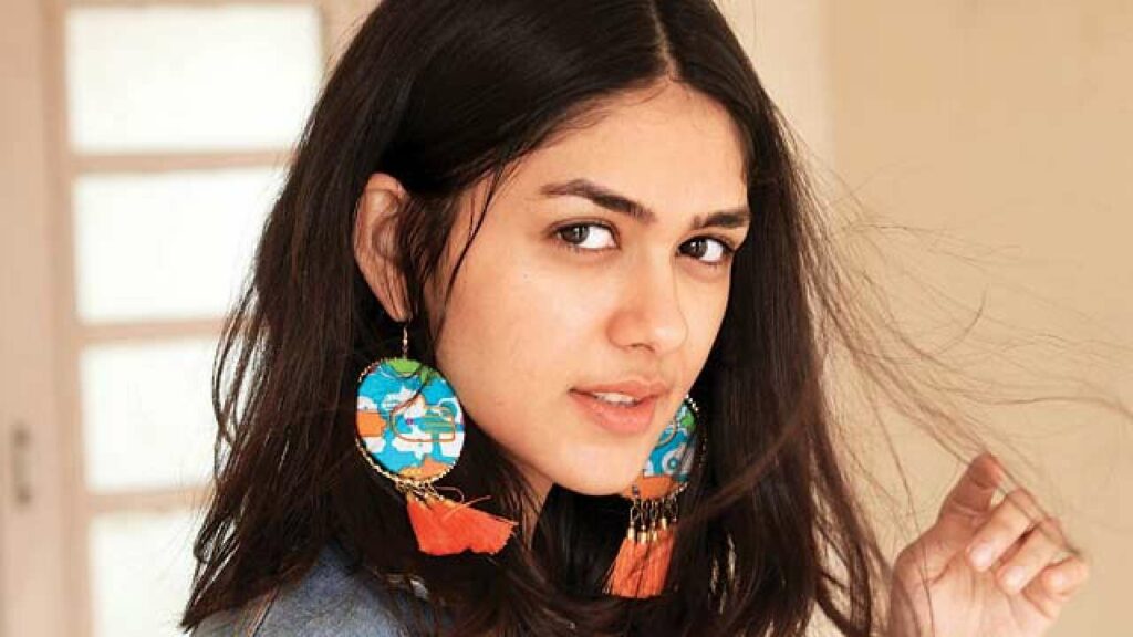 From TV to Bollywood: Mrunal Thakur’s way to stardom - 1
