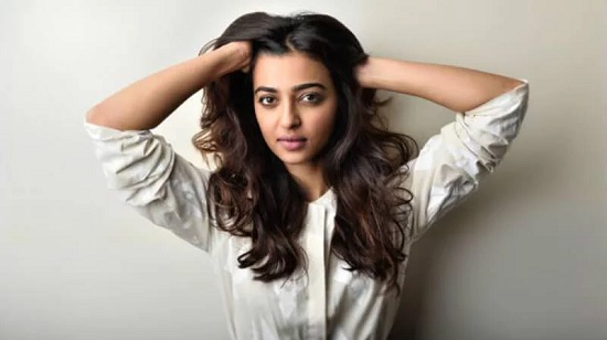 Here's why Radhika Apte is Internet's favorite girl 2