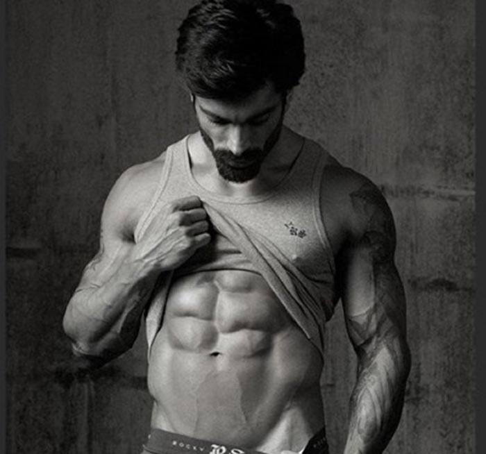 Hot moments of Karan Singh Grover to get you through the week 5