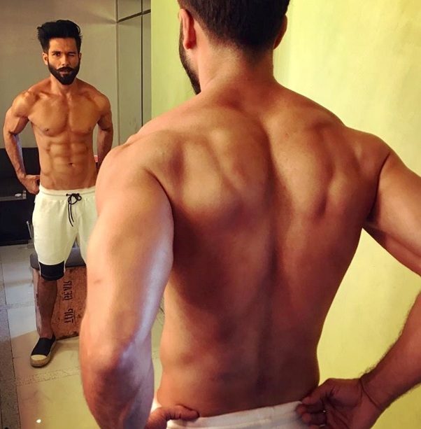 Hottest moments of Shahid Kapoor because you deserve it 1