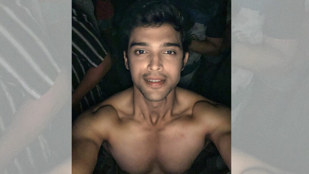 Kasautii Zindagii Kay actor Parth Samthaan’s hot shirtless pictures - 1