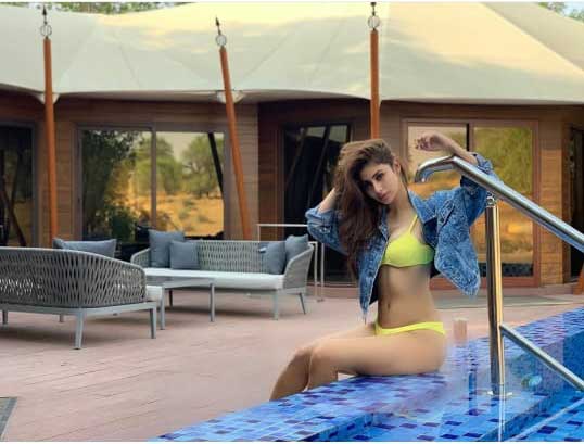 Mouni Roy's smoking hot picture