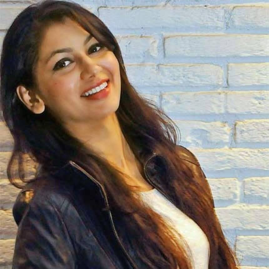 Kumkum Bhagya Actress Sriti Jha’s HOT Avatar! - 7