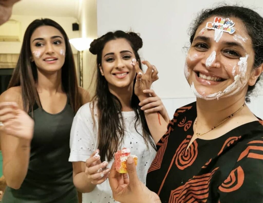 Shaheer Sheikh, Erica Fernandes celebrated on-screen mother Supriya Pilgaonkar’s birthday - 0