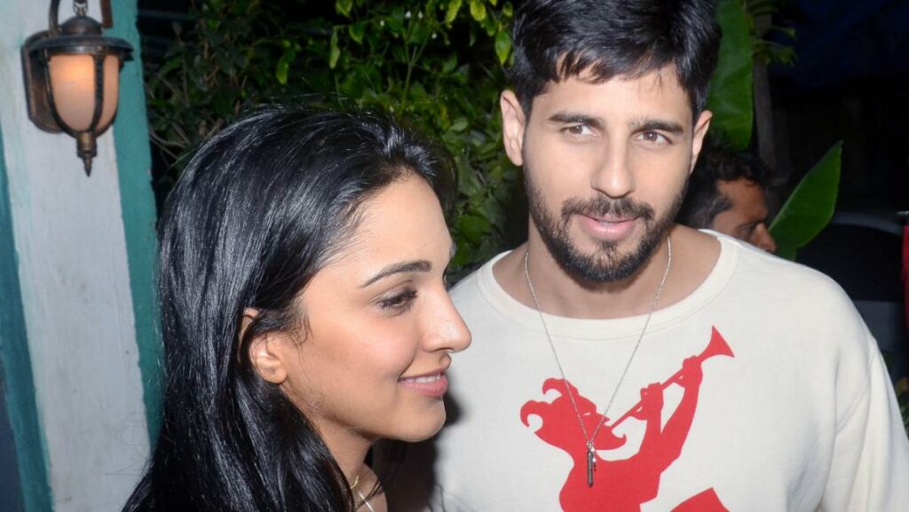 Sidharth Malhotra-Kiara Advani spotted leaving together post her birthday bash