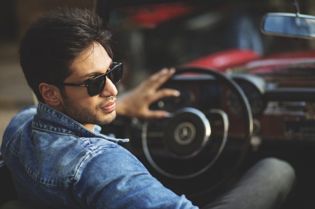 Smart and fit looks of Arjun Kanungo - 1