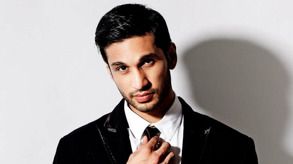 Smart and fit looks of Arjun Kanungo - 2