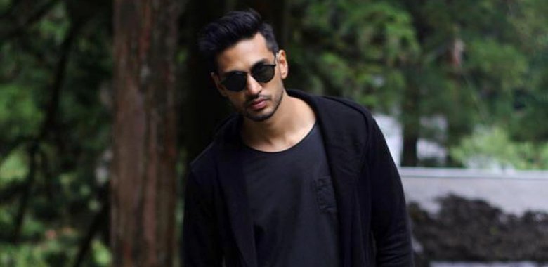 Smart and fit looks of Arjun Kanungo - 3