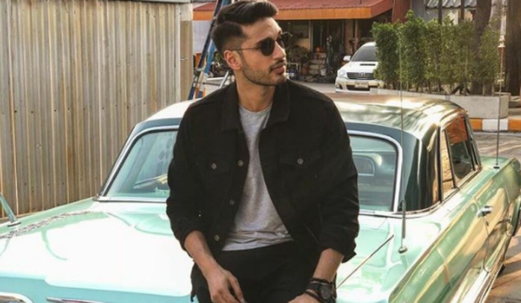 Smart and fit looks of Arjun Kanungo - 5