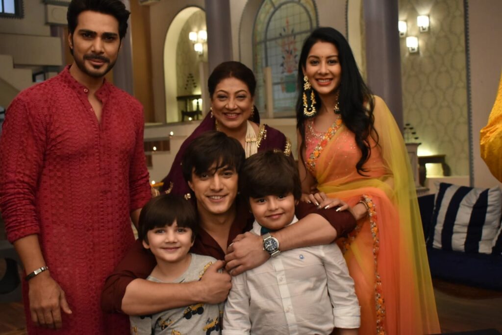 Team Yeh Rishta Kya Kehlata Hai celebrates Vansh aka Maaz Champ’s birthday - 2